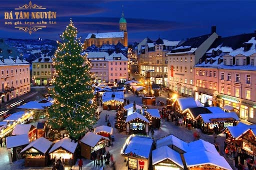 Noel - Giáng sinh là một trong ngày lễ lớn nhất của hội thánh công giáo, được tổ chức long trọng trên thế giới vào ngày 25/12 hàng năm 