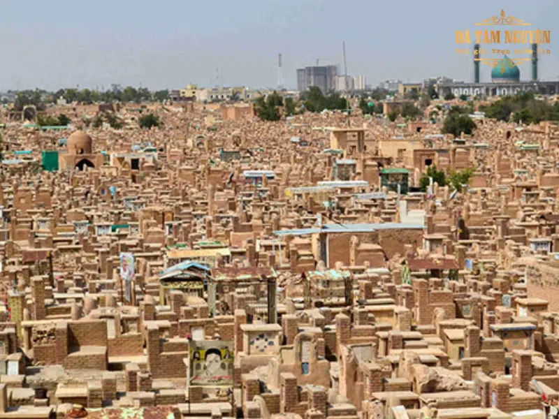 Wadi Al-Salaam là nghĩa địa lớn nhất thế giới với diện tích đang dần mở rộng