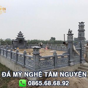 Lăng mộ đá xanh đen ở Nghệ An