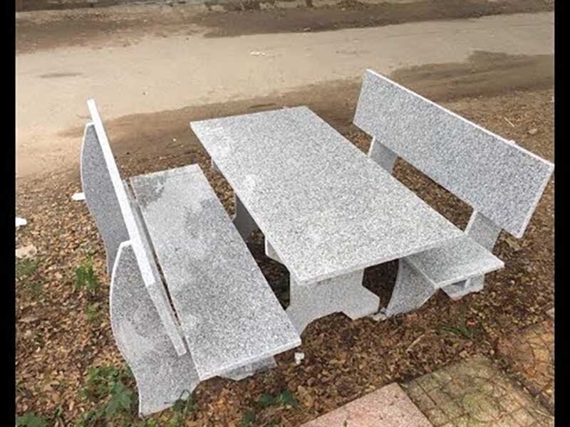 Bộ bàn ghế đá hoa cương chữ nhật 2 ghế trắng suối lau