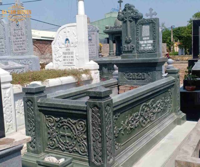 Thi công mộ công giáo đá Ninh Bình tại đá Tâm Nguyện