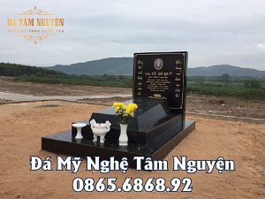 Mộ đá Granite đen tam cấp không mái DTN-MDHC01