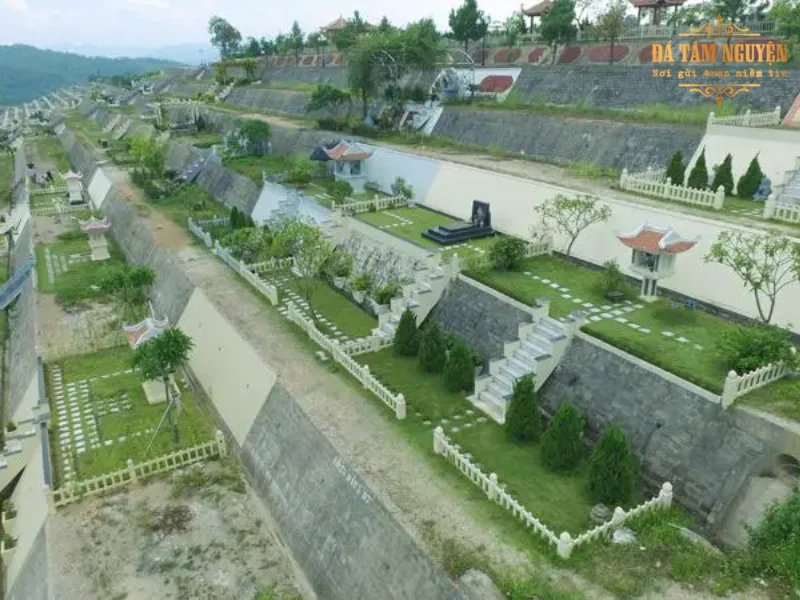 Nghĩa trang Văn Điển nằm ở huyện Thanh Trì thành phố Hà Nội
