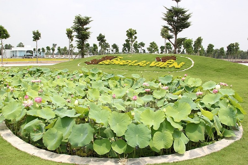 Cổng chào vào hoa viên nghĩa trang Bồng Lai Viên