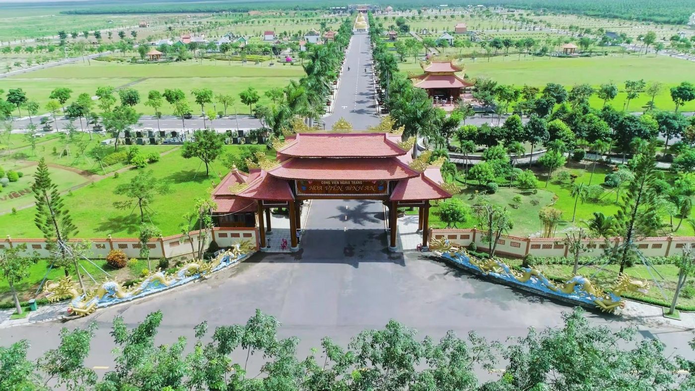 Hoa viên Bình An là một trong những nghĩa trang đẹp nhất Việt Nam tọa lạc ở Đồng Nai