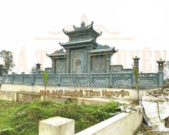Khu lăng mộ nhìn từ phía sau