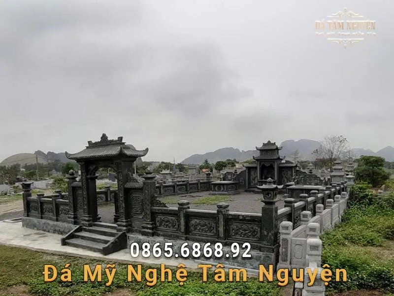 Lăng mộ đá ở Lam Sơn Thanh Hóa